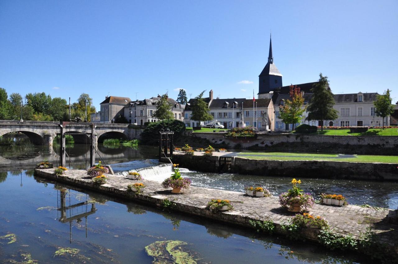 Le Grand Appartement - 90M2- 2 Chb , 1 Mezzanine - 6Pers Romorantin-Lanthenay Luaran gambar